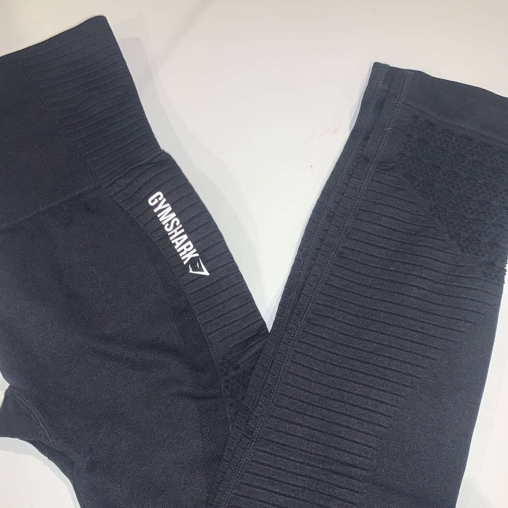 NWOT Black seamless workout leggings size small